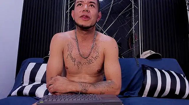 AronCollen Webcamshow