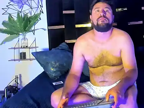 Show modela Thiago_Zoler na web-kameri