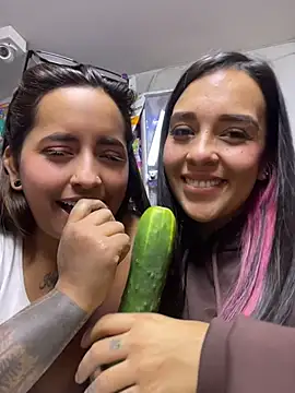 NaraAndNyla's Webcam Show