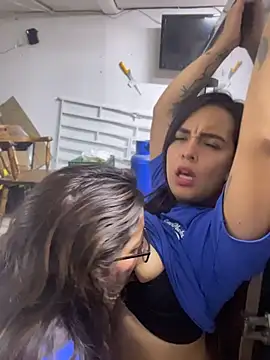NaraAndNyla webcam show