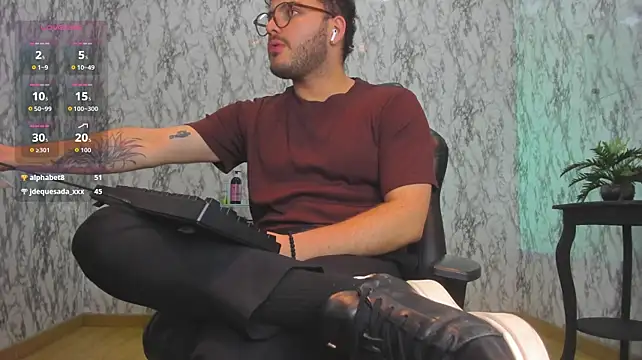 Hairy_salvatore Webcam show