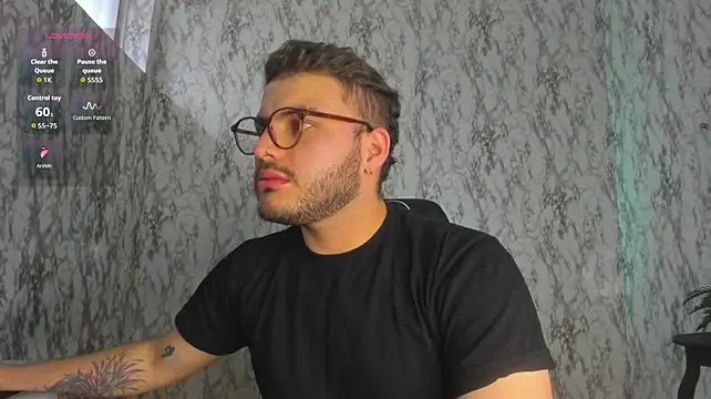 Show modela Hairy_salvatore na web-kameri