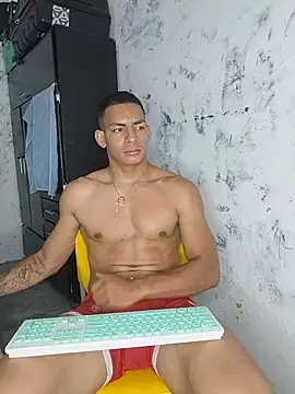 SantiHardXL Webcamshow