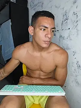 SantiHardXL's Webcam Show