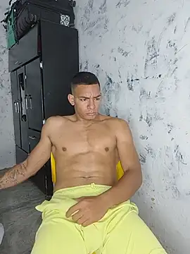 SantiHardXL Webcamshow