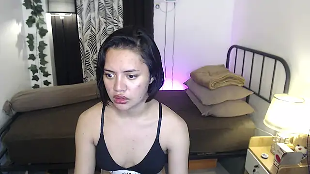 Ts_Pearl Pertunjukan Webcam