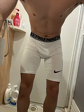 عرض كام saltymuscleboy