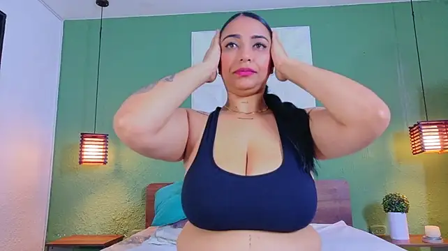 Slutty_hugetits Webcamshow