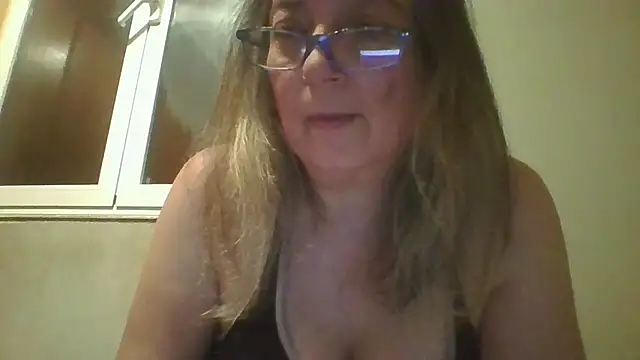 XXX chat uživo modela MadameLux