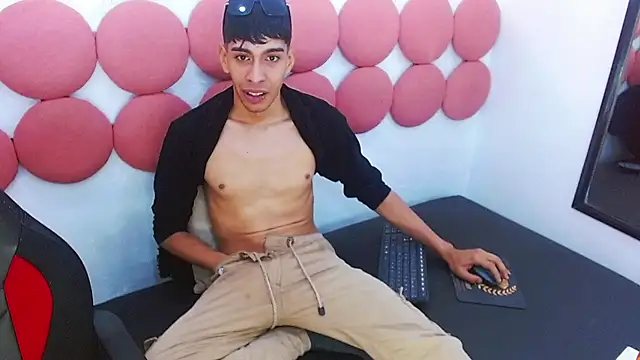 הופעת וובקאם של Drake_Jack
