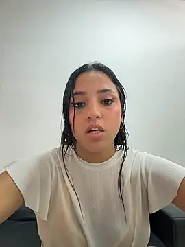 Czat XXX na żywo – MeggyMae_