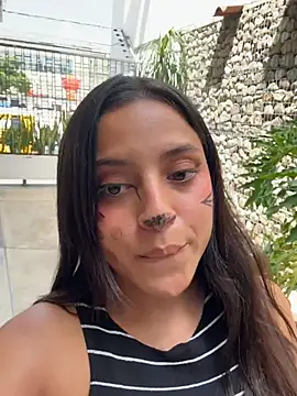 MeggyMae_ Show in webcam