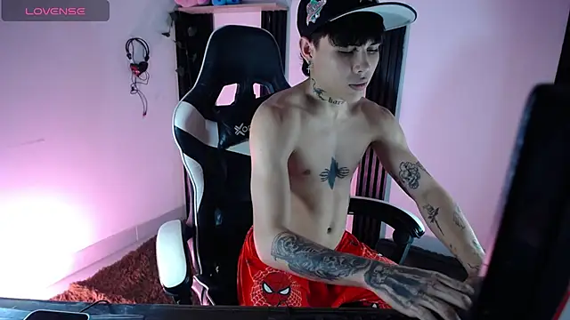 TONNY_HOT18 Webcam Show