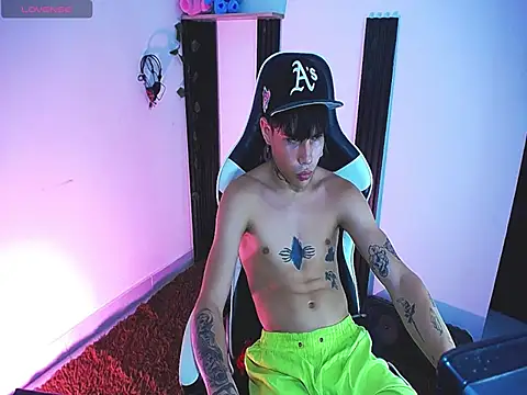 TONNY_HOT18 Webcam Show