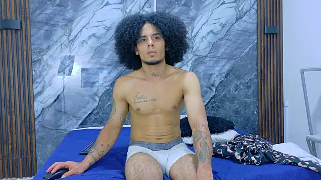 Show modela Jhommper_ na web-kameri