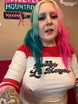 mickeymountains Show in webcam