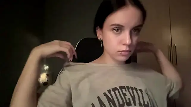XXX chat uživo modela Hisaky
