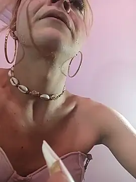 Webkamerová show ShainaMonroe