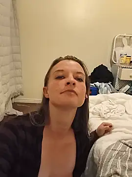 Show modela katmeowyouluv na web-kameri