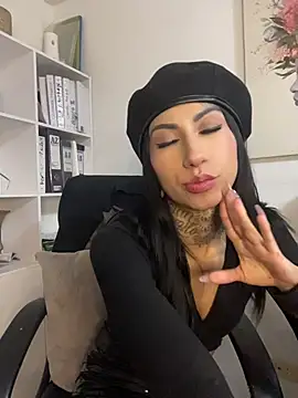 Show modela Amy-James na web-kameri