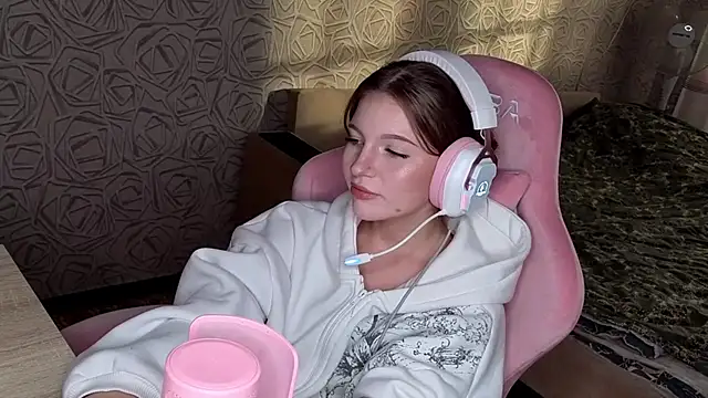 Chat +18 de Juliiaa ao vivo