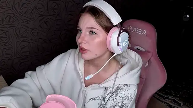 Juliiaa's Live XXX Chat