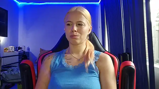Вебкам-шоу ErnestineBagge