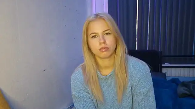 Show modela ErnestineBagge na web-kameri