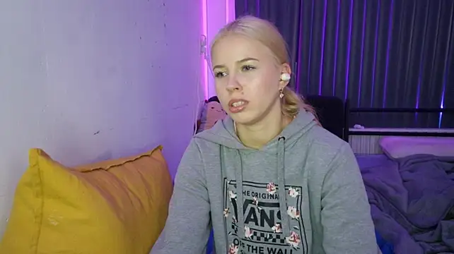 ErnestineBagge élő XXX-chatje