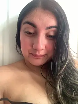 camilaah8 Show in webcam