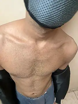 Ivaan_hot: διαδικτυακό σόου στην κάμερα