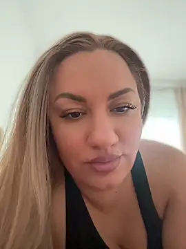 Show modela Aliana34 na web-kameri