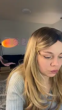 Show modela TalyaMeow na web-kameri