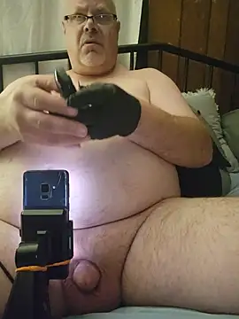 ArmoredLip13's Webcam Show