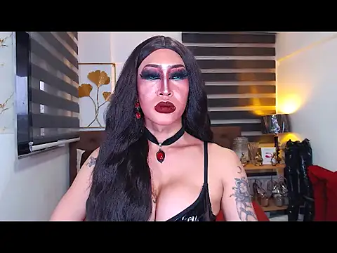 DominateMistressTyra Webcam-Show