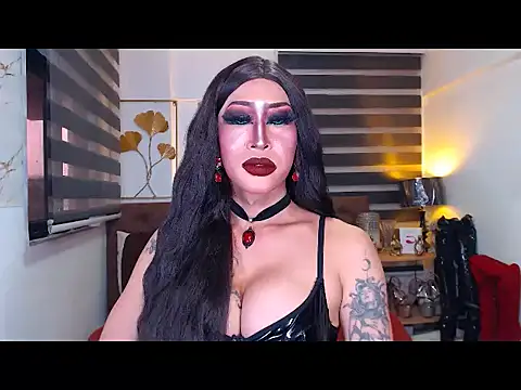 DominateMistressTyra Webcam-Show