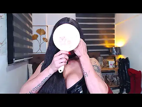 DominateMistressTyra Pertunjukan Webcam