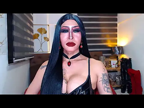 DominateMistressTyra webcam show