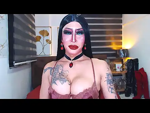 DominateMistressTyra webcam show