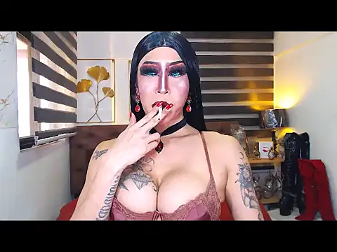 הופעת וובקאם של DominateMistressTyra