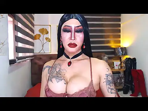 הופעת וובקאם של DominateMistressTyra