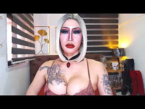 DominateMistressTyran Webbikameraesitys