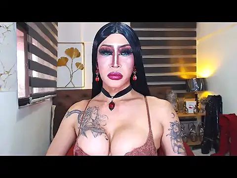 DominateMistressTyra Webcam-Show