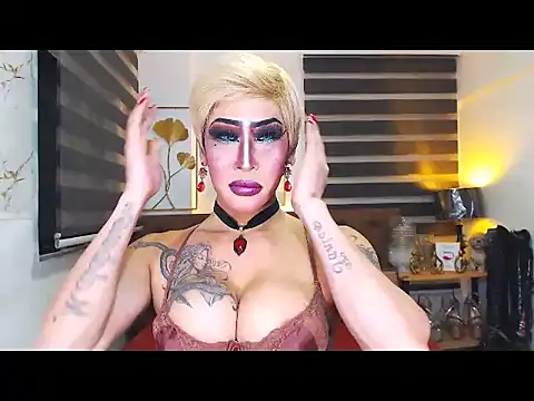 Вебкам-шоу DominateMistressTyra