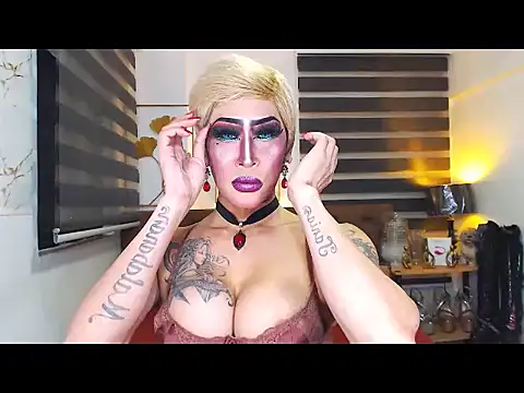 DominateMistressTyra Chat XXX live