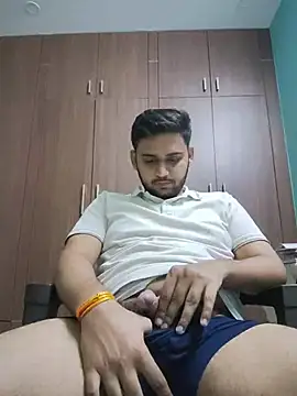 rahulsaxy Show in webcam