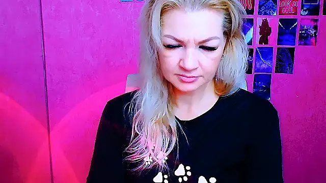 Baddy_Girl_'s Webcam Show