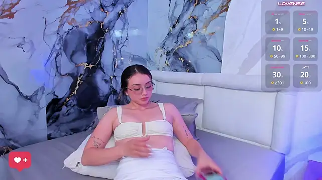 Pokazy przed kamerką – Kylie_sin_