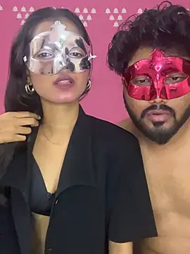 Sexxybobby: διαδικτυακό σόου στην κάμερα