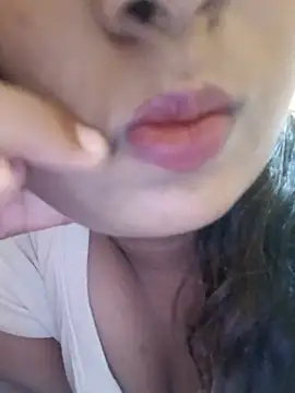 bhuvana_kannadaのウェブカメラショー